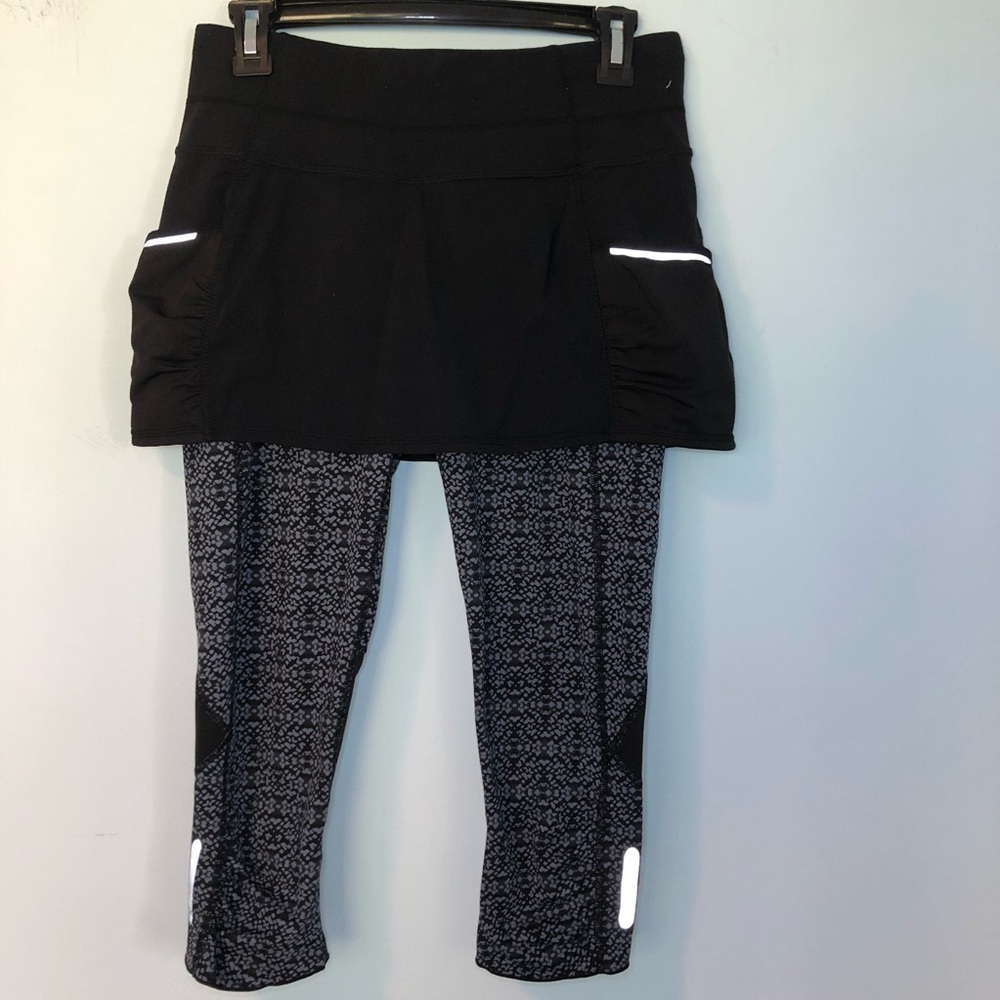 Athleta Black & Blue Skirt Capri Leggings Size Small